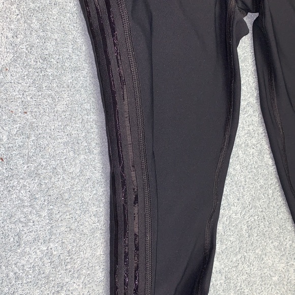 90 Degree Leggings - Picture 2 of 4